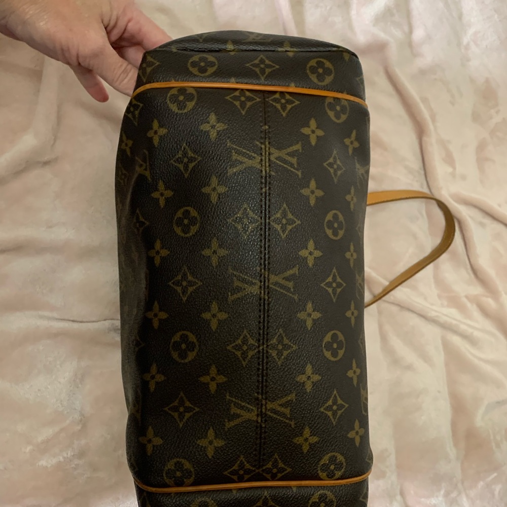 Totally MM Shoulder Tote. Louis Vuitton Brown Monogram Tote.. - Picture 5 of 16